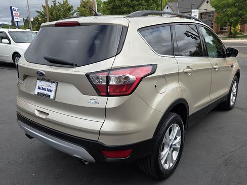 Used 2018 Ford Escape SE AWD/4WD image 8