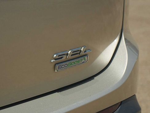 Used 2018 Ford Edge SEL w/ Equipment Group 201A FWD image 8