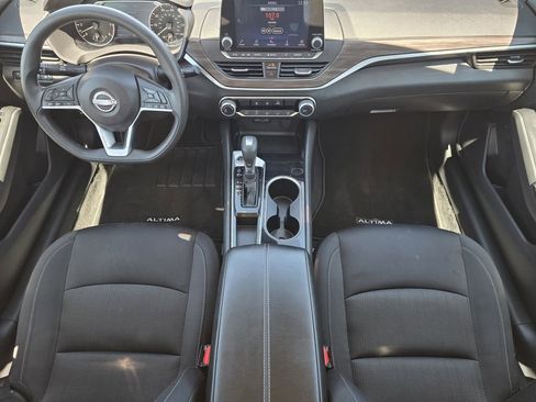Used 2024 Nissan Altima 2.5 SV image 19