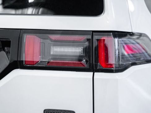 New 2026 Jeep Cherokee Overland image 7