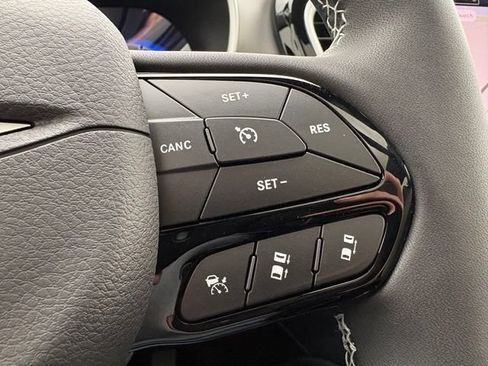 New 2027 Chrysler Pacifica Limited FWD image 28