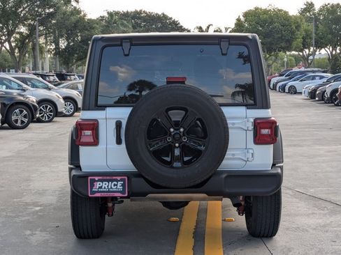 Used 2025 Jeep Wrangler Sport AWD/4WD image 7
