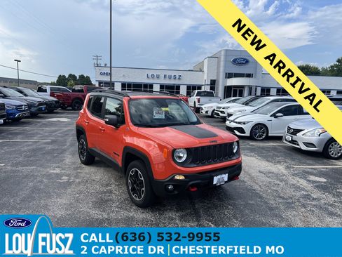 Used 2016 Jeep Renegade Trailhawk w/ Popular Equipment Group AWD/4WD image 1