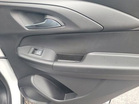 Used 2025 Chevrolet TrailBlazer RS w/ Convenience Package image 24