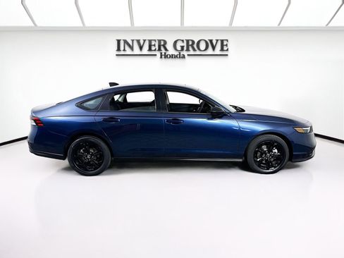 Certified 2025 Honda Accord SE image 4