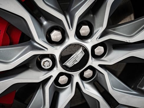 Used 2023 Cadillac XT6 Sport image 8