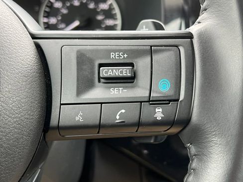 Used 2024 Nissan Pathfinder SV AWD/4WD image 21