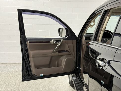 Used 2014 Lexus GX 460 Luxury w/ Driver Support Package AWD/4WD image 11
