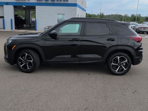 Used 2023 Chevrolet TrailBlazer RS w/ Sun and Liftgate Package FWD image 2