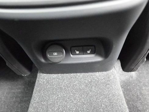 Used 2023 Volvo XC40 B4 Plus w/ Driver Assist Package FWD image 30