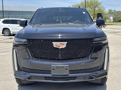 Used 2022 Cadillac Escalade Sport Platinum AWD/4WD image 2