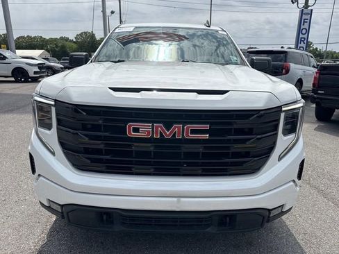 Used 2022 GMC Sierra 1500 Elevation RWD image 2