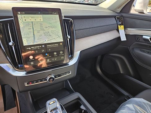 New 2026 Volvo XC90 B6 Plus w/ Protection Package Premier image 13