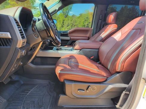 Used 2018 Ford F150 Platinum w/ Equipment Group 701A Luxury AWD/4WD image 25