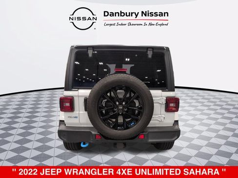 Used 2022 Jeep Wrangler Unlimited Sahara w/ Cold Weather Group AWD/4WD image 5
