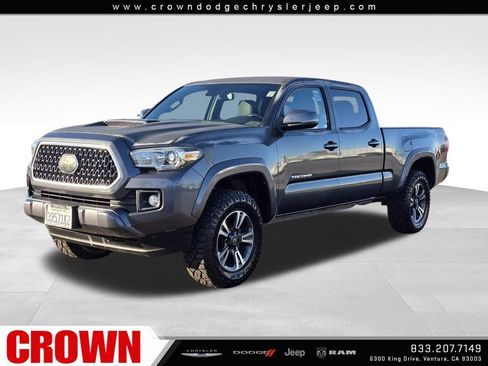 Used 2018 Toyota Tacoma TRD Sport image 3