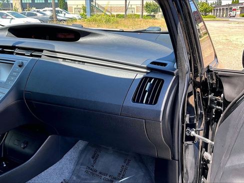 Used 2015 Toyota Prius Two FWD image 19
