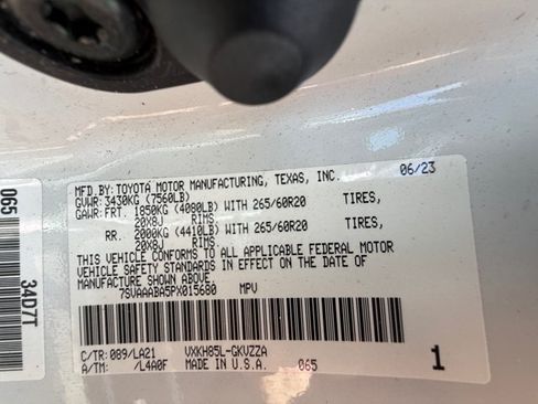 Certified 2023 Toyota Sequoia Platinum AWD/4WD image 30