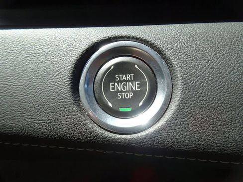 Used 2021 Cadillac Escalade Premium Luxury AWD/4WD image 26