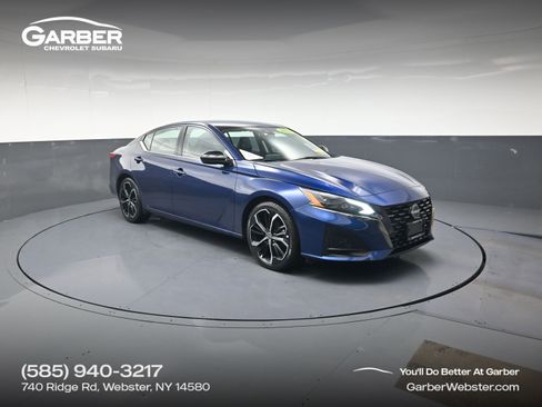 Used 2023 Nissan Altima 2.5 SR image 1