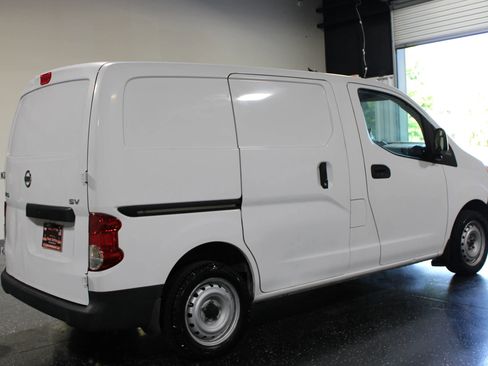 Used 2015 Nissan NV200 SV FWD image 3