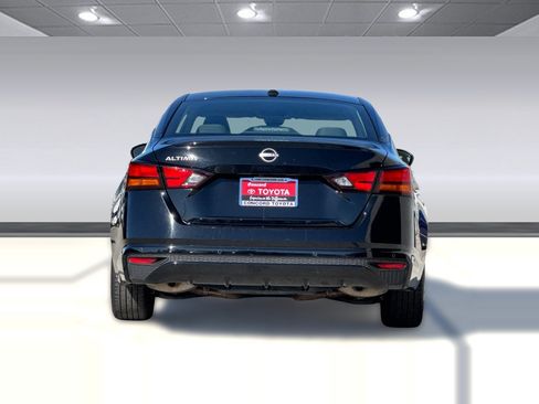 Used 2025 Nissan Altima 2.5 SV FWD image 10