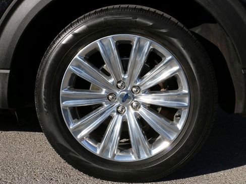 Used 2020 Ford Explorer Limited w/ Class III Trailer Tow Package image 9