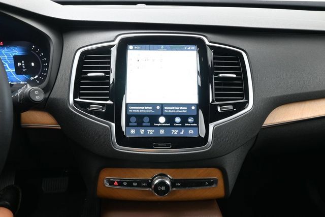 Used 2024 Volvo XC90 B5 Plus w/ Protection Package AWD/4WD image 13