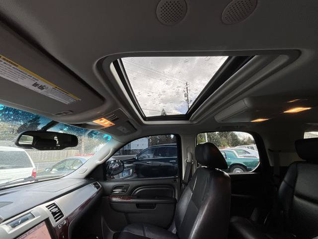 Used 2014 Cadillac Escalade Premium AWD/4WD image 13