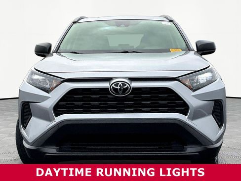 Used 2021 Toyota RAV4 LE image 3