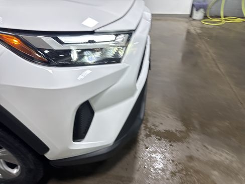 Used 2025 Toyota RAV4 XLE AWD/4WD image 38