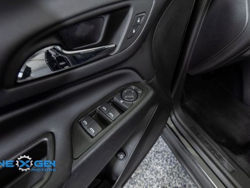Used 2023 Chevrolet Equinox RS FWD image 12