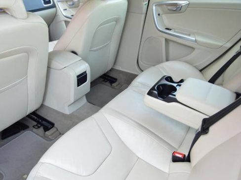 Used 2013 Volvo S60 T5 image 26