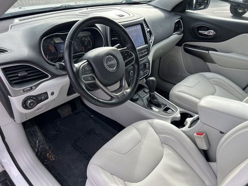 Used 2021 Jeep Cherokee Latitude Lux w/ Comfort/Convenience Group image 17