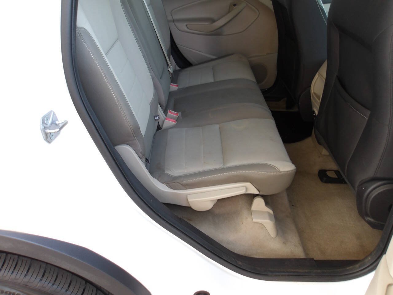 Used 2015 Ford Escape SE FWD image 22