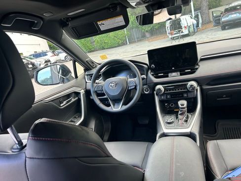 Used 2025 Toyota RAV4 XSE w/ Weather Package AWD/4WD image 11