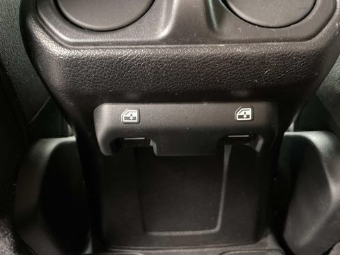 Used 2018 Jeep Wrangler Unlimited Sport S AWD/4WD image 12