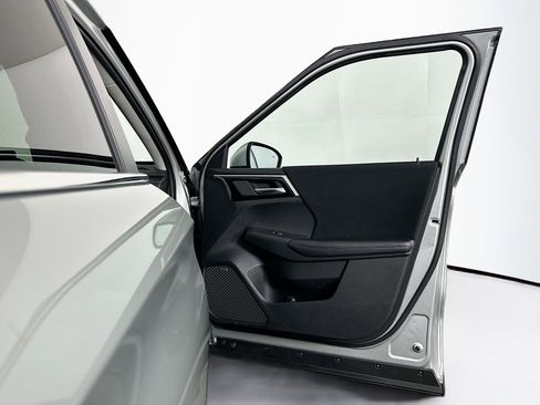 Used 2025 Mitsubishi Outlander ES FWD image 32