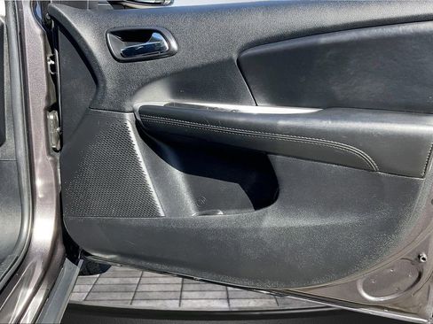 Used 2019 Dodge Journey SE w/ Connectivity Group image 22