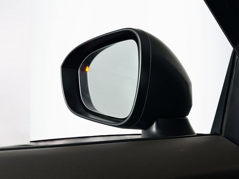 Used 2023 Nissan Rogue S image 16