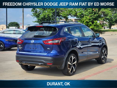 Used 2022 Nissan Rogue Sport SL FWD image 4