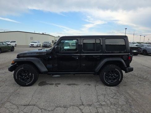 Used 2023 Jeep Wrangler Unlimited w/ Cold Weather Group AWD/4WD image 5