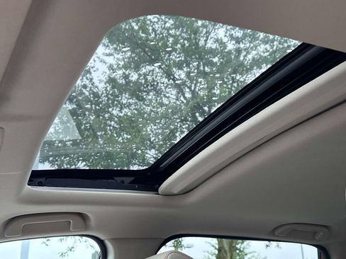 Used 2018 Honda CR-V Touring image 25