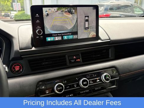 Used 2025 Honda Pilot TrailSport image 9