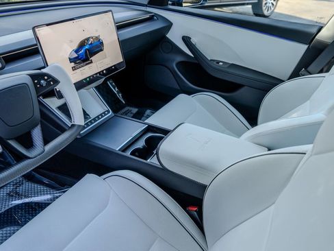 Used 2025 Tesla Model 3 Performance image 23