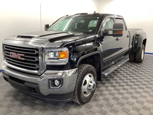 Used 2018 GMC Sierra 3500 SLE w/ SLE Preferred Package AWD/4WD image 1