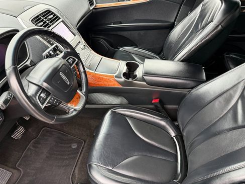 Used 2019 Lincoln Nautilus Select image 24