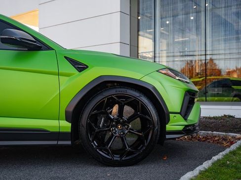 Used 2024 Lamborghini Urus Performante image 23