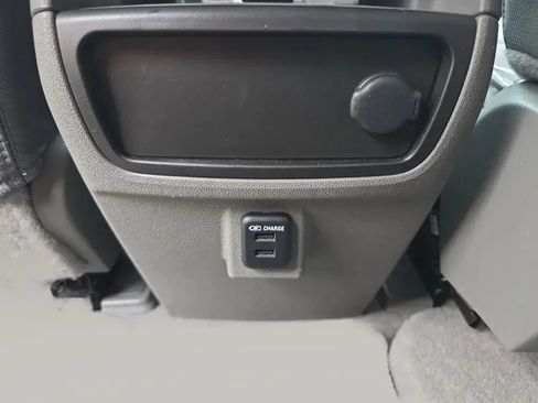 Used 2015 Chevrolet Traverse LT w/ Style and Technology Package FWD image 37