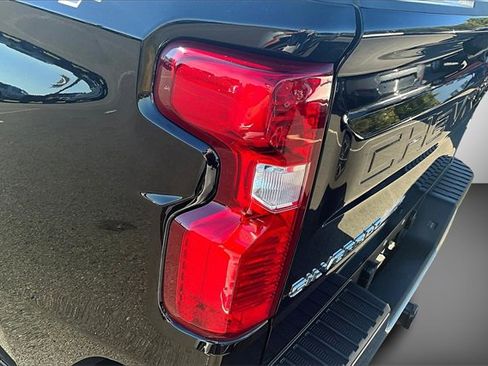 Used 2022 Chevrolet Silverado 1500 LT image 30